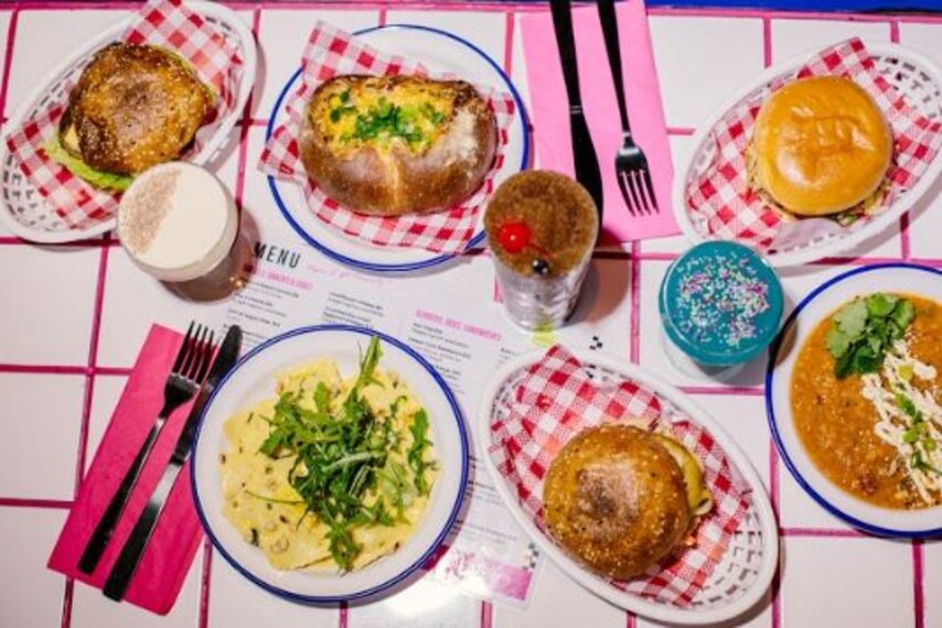 Evies Bar and Diner-5